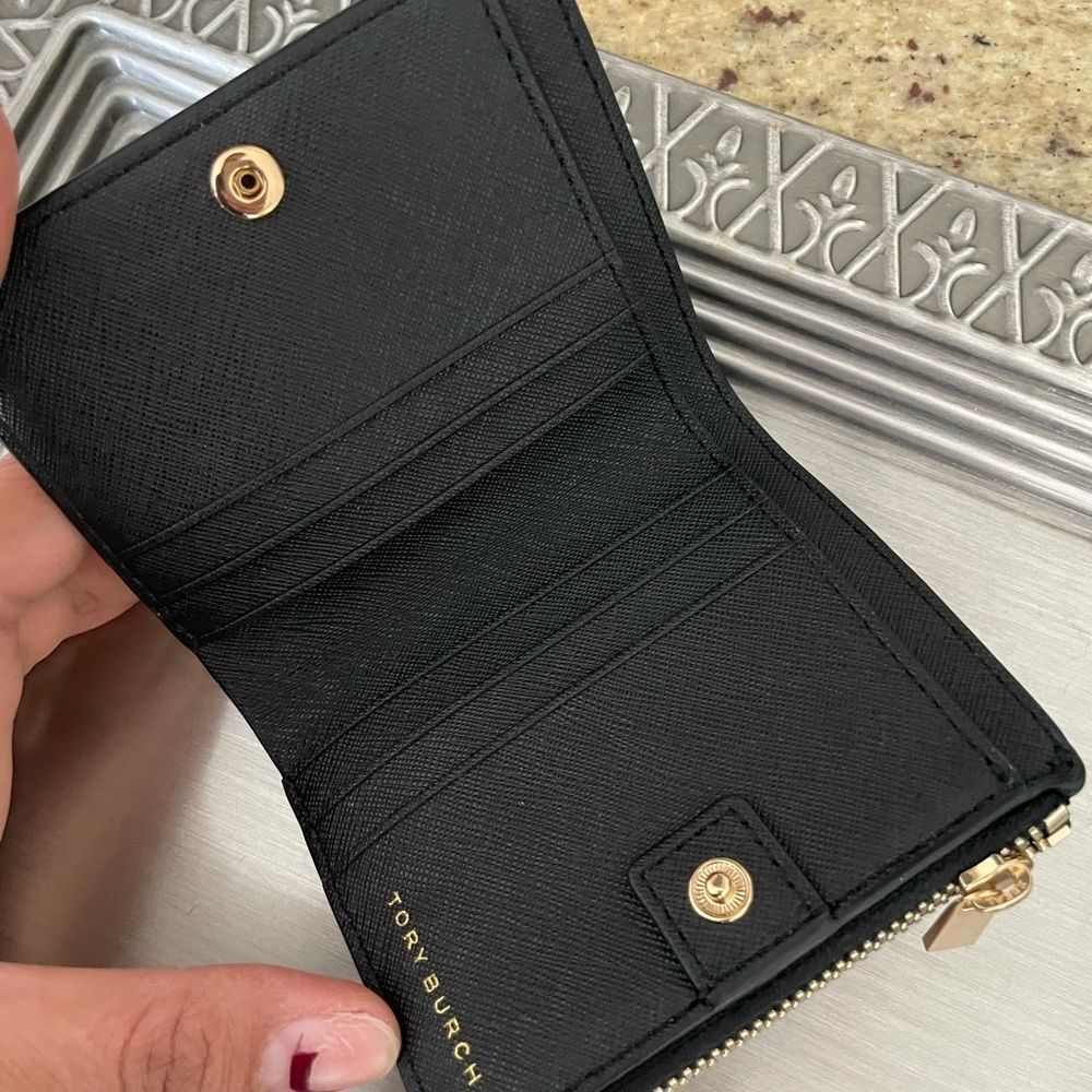New Tory Burch wallet 🖤 - Picture 2 of 8